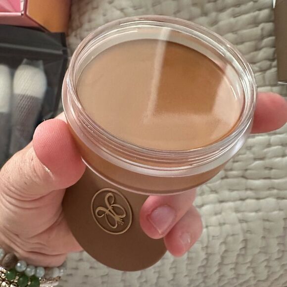 Anastasia Beverly Hills Cream Bronzer in Caramel ✨NWT✨ - Picture 6 of 7